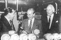 Bildet viser John Cooper, Alec Issigonis og Alex Moulton. Klikk for  se strre bilde.